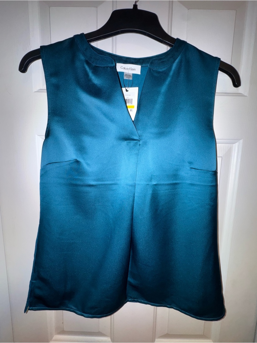 Calvin Klein Teal Green Sleeveless Split V-neck Blouse. Medium. NWT.